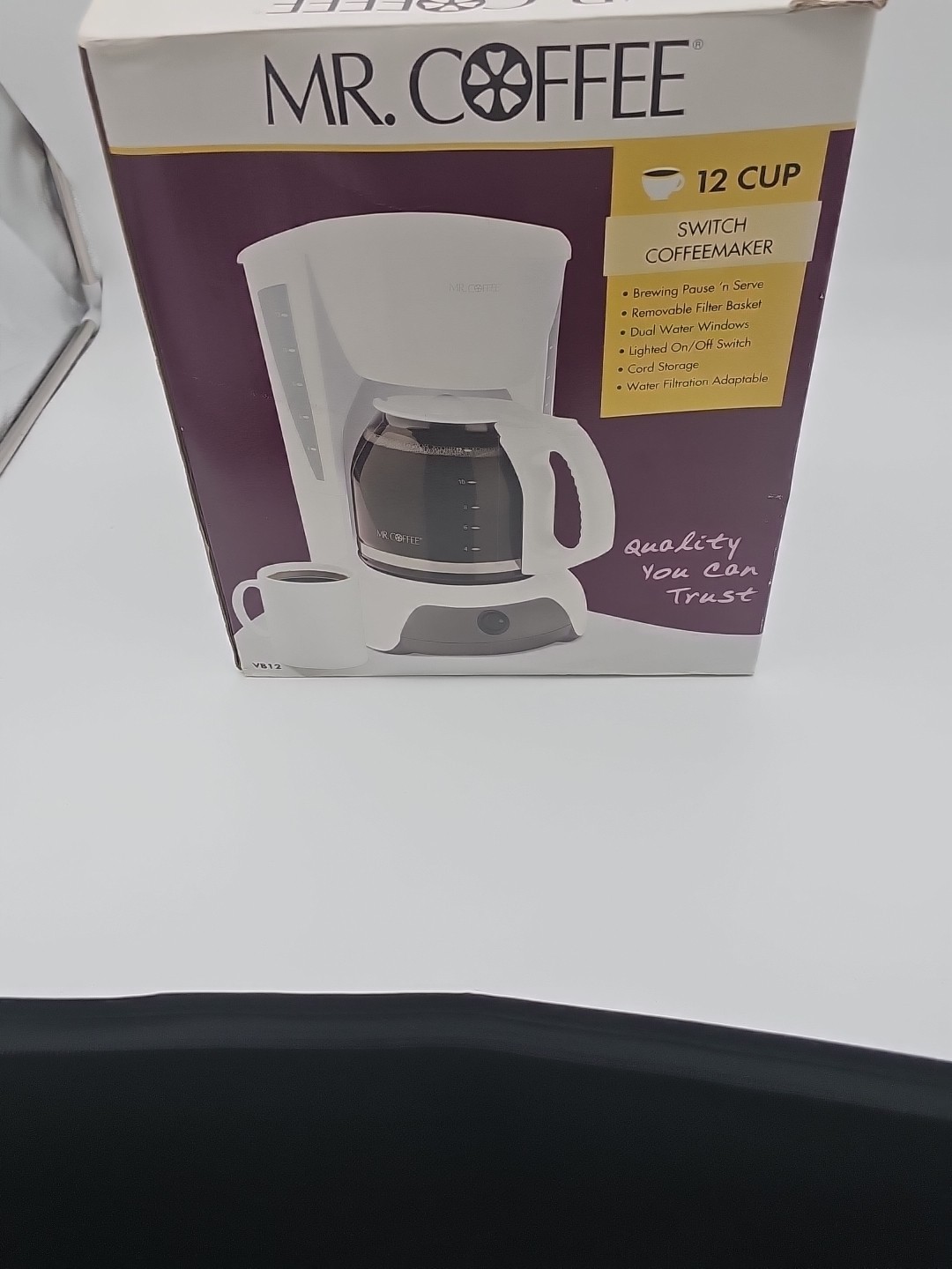 12 Cup White Open Box Exellent Condition