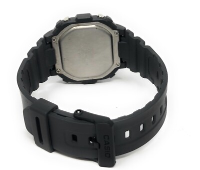 Casio Reloj Unisex F-108WH-1ACF con Pantalla Digital Cuadrada Grande de