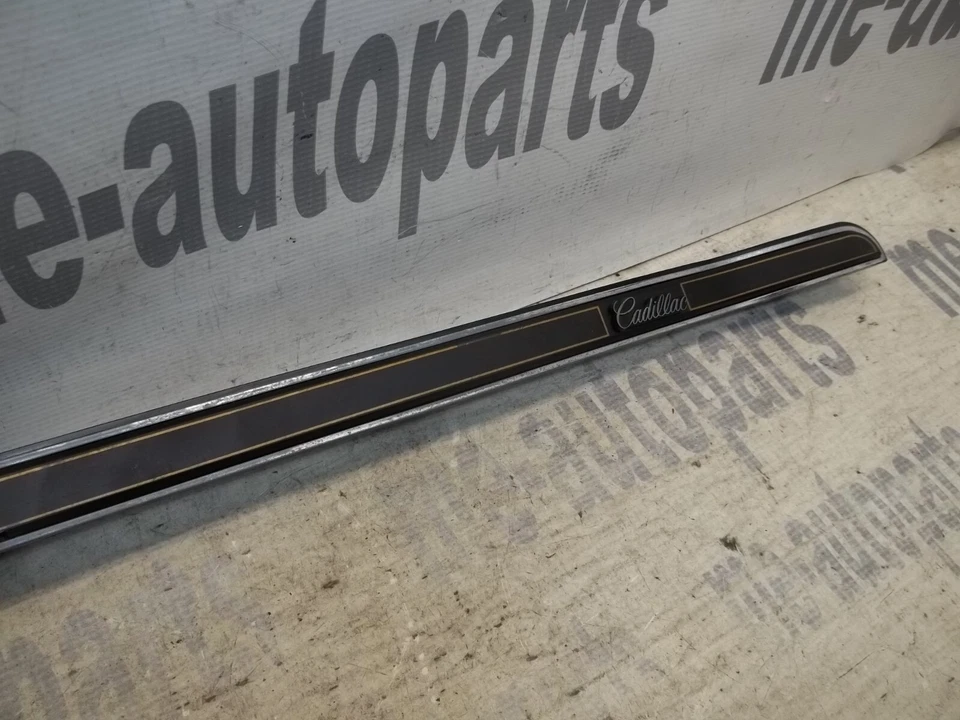 77-92 凯迪拉克 Deville Fleetwood 右乘客侧仪表板仪表板装饰原始设备制造商 — 第 4/4 张图片