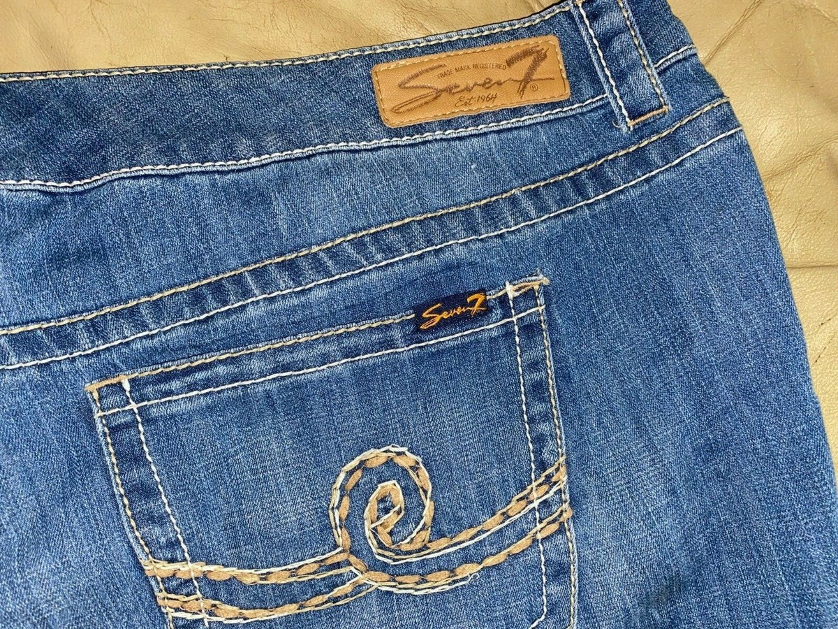 order J7 ♡ Amazon.com: JZ [Diamonds & Datura Flower] Protective Wallet