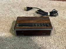 vintage spartus alarm clock model 1108
