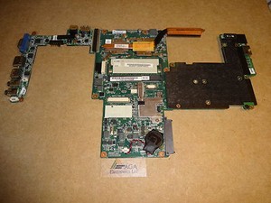 RM Lightbook 300 W83T (Clevo Co.) Laptop-Hauptplatine. Teile-Nr: 6-71-W84T0-D02A GP