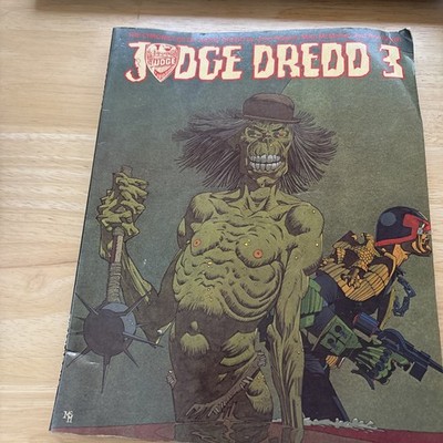 Judge Dredd 3 Chronicles of Near Mint Titan Books Wagner McMahon Smith 1986 VTG
