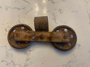 Antique Metal Barn Door Roller, Needs Oiled, 7.5"