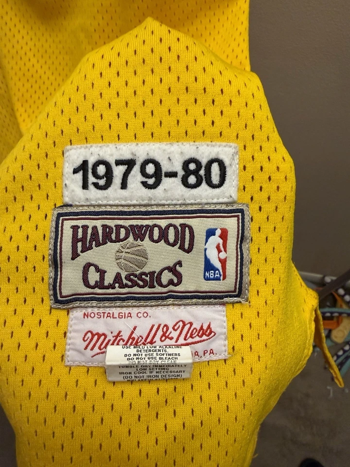 Camiseta deportiva Mitchell & Ness 1979-80 auténtica 54 de colección Kareem Abdul-Jabbar LA Lakers Foto 3 de 4