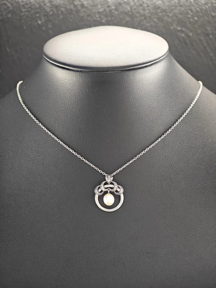 Collar Mikimoto de perlas blancas de plata de ley Foto 4 de 4