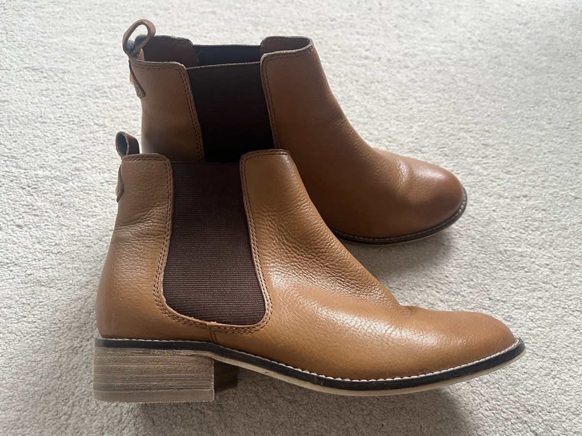 Ladies Tan Brown Carvela Boots Size 37/4 UK