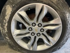 19-20 Chevrolet Blazer Aluminum Wheel Rim 18x8 Q7a 12 Spoke 560-5934 Scratches 19-20 Chevrolet Blazer Aluminum Wheel Rim 18x8 Q7a 12 Spoke 560-5934 Scratches