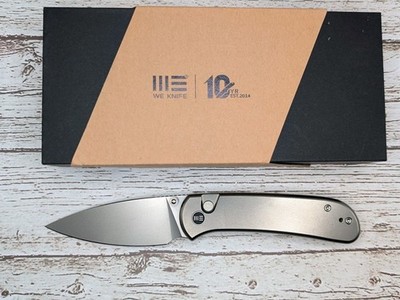 We Knife Co Ltd Qubit CPM 20CV Titanium Scales