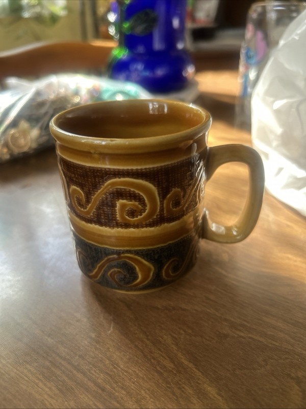Vintage WP Winchcombe Pottery England Stoneware Scroll 8 Oz Coffee Mug.