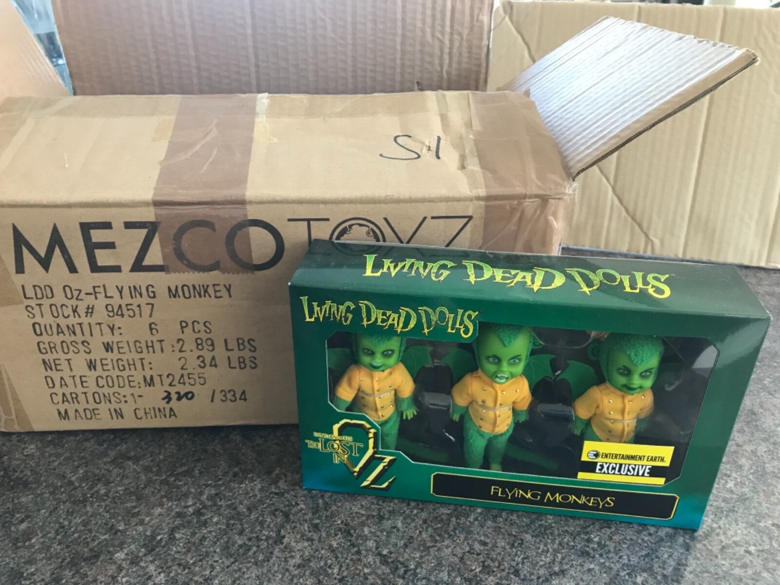 LIVING DEAD DOLL FLYING MONKEYS LOST IN OZ BY MEZCO  BNIB SEALED  STOCKROOM FIND