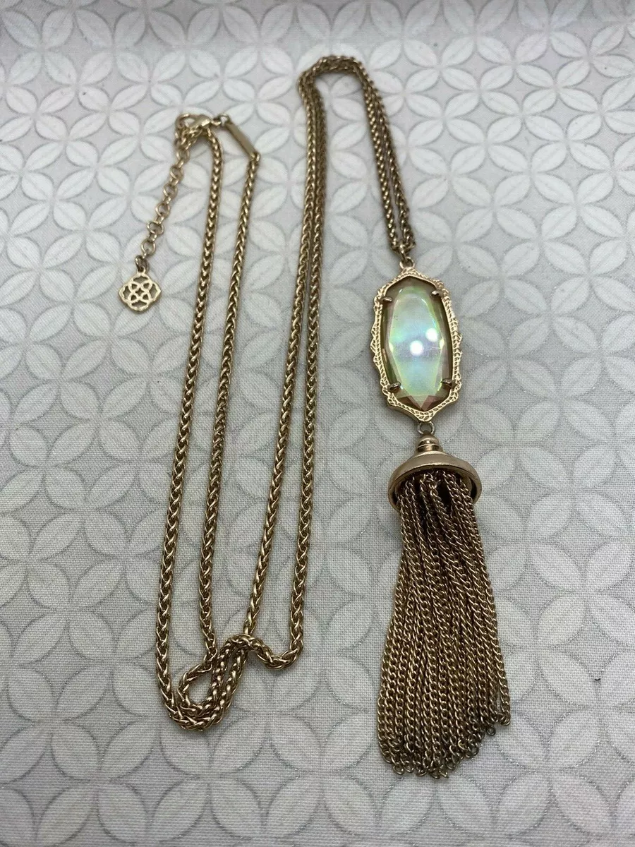 Everly rose deals pendant necklace