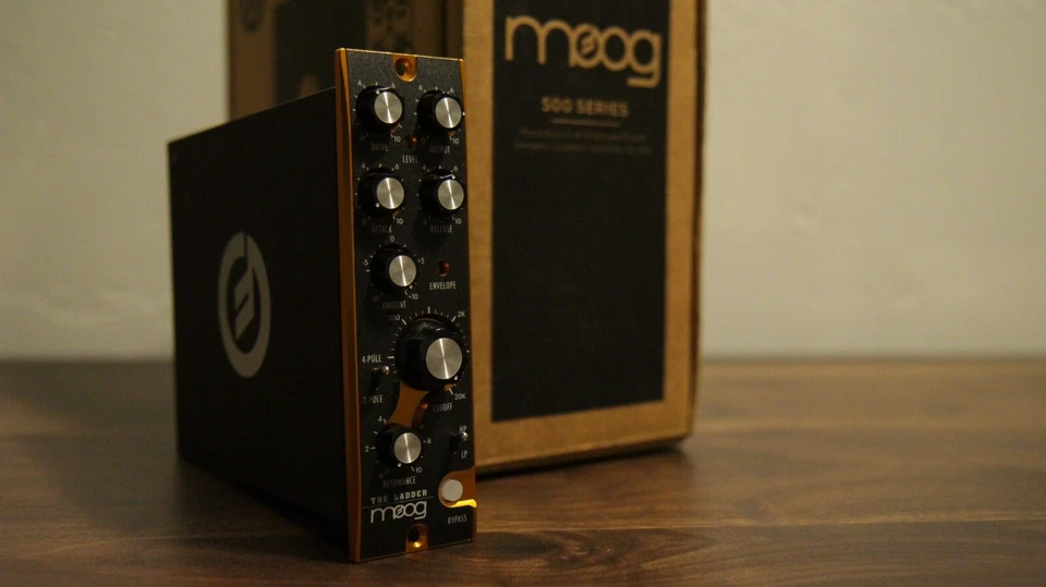 Módulo de filtro Moog The Ladder serie 500 como nuevo con caja Foto 2 de 4
