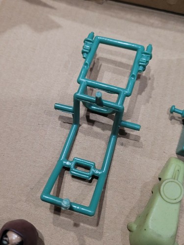 VINTAGE 1984 GI JOE ZARTAN CHAMELEON SKIER FIGURE AND ACCESSORIES BY HASBRO - Picture 3 of 6