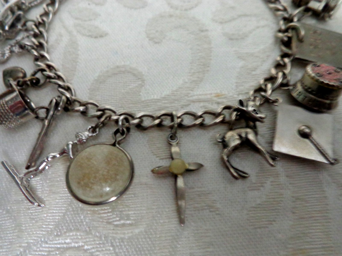 Vintage Sterling Silver Bracelet with 14 Charms View 3