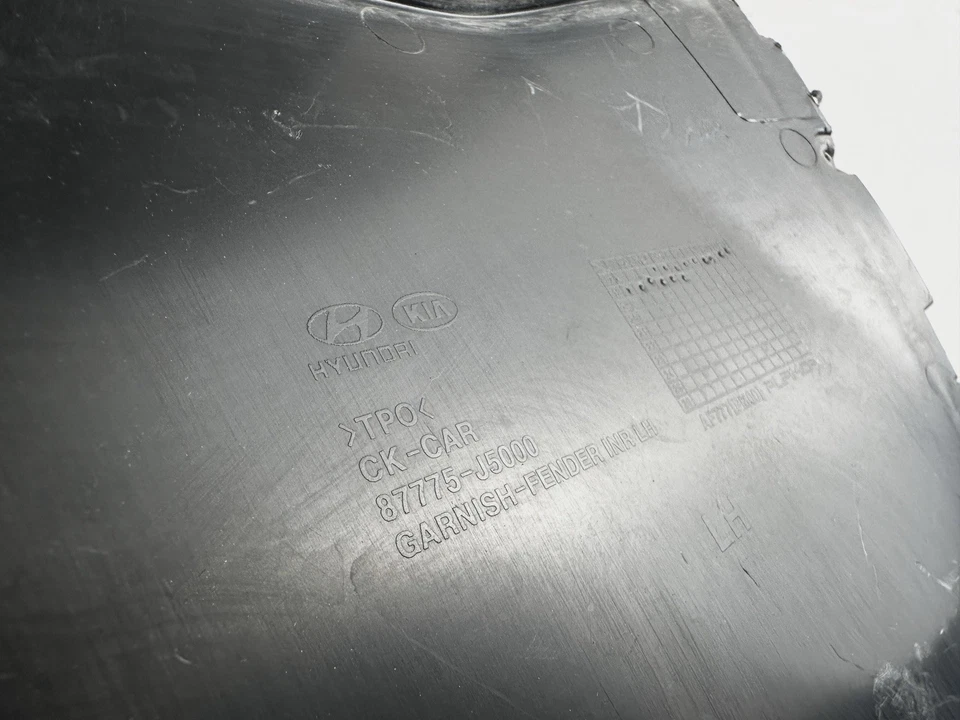 2018-2023 KIA STINGER FRONT LEFT FENDER BRAKE AIR DUCT GUIDE 87775-J5000 DAMAGED - Image 4 of 4