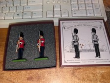 Britains Scots Guards 1899 Present Arms 40204 MIB