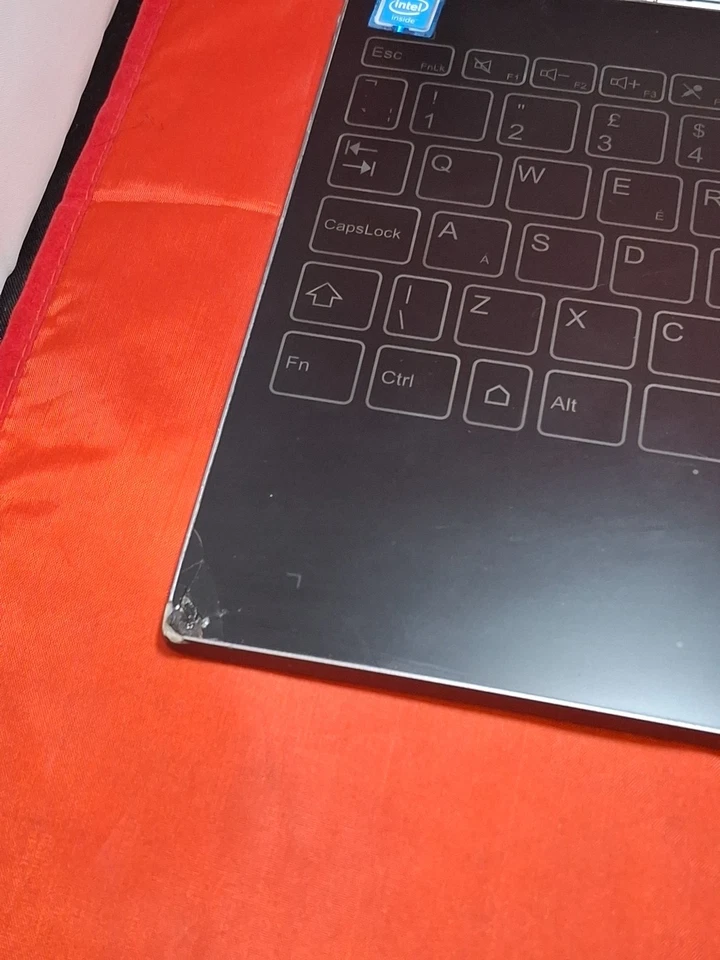 Lenovo Yoga Book Tablet Android Grey 64gb YB1-X90F +64gb Sd  - Image 3 of 4