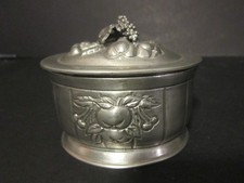 Zinn Deckeldose Trauben, 95 % Zinn, Höhe 8 cm