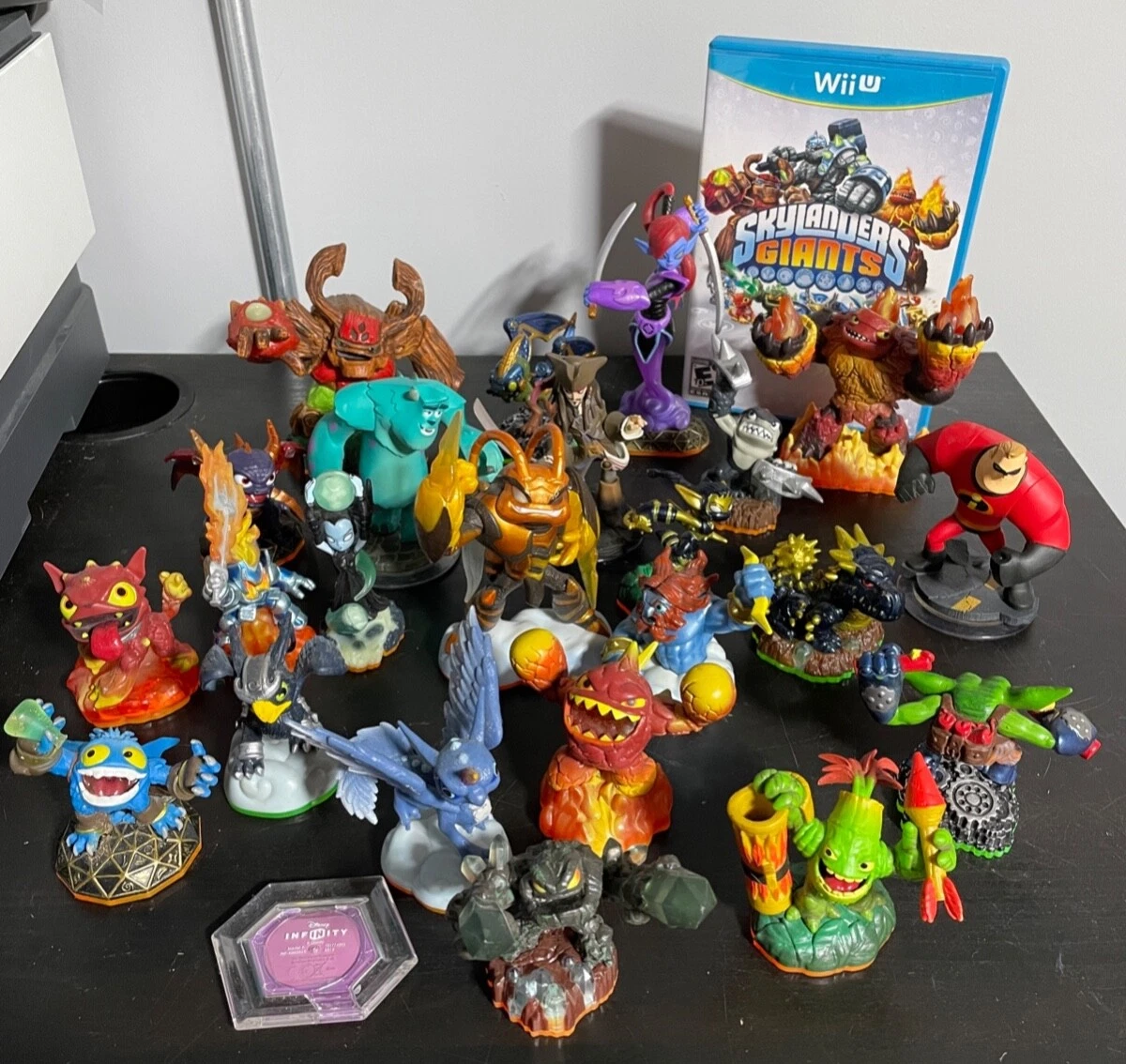 Lot De Jeux Skylanders Pour Wii U Avec Figurines Torch & Chopper - Occasion