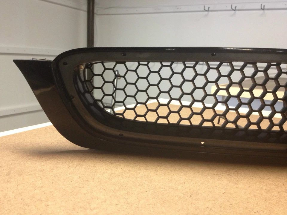 Pontiac Bonneville 1993 parrilla delantera 4 puertas ¡Envío gratuito! CT Foto 2 de 4