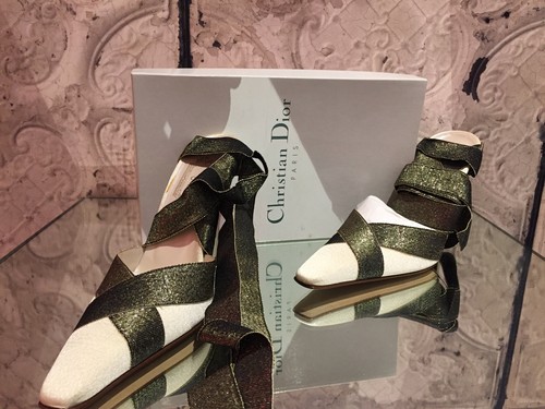 10 paia di scarpe che tutte le spose del 2018 vorranno ai loro piedi