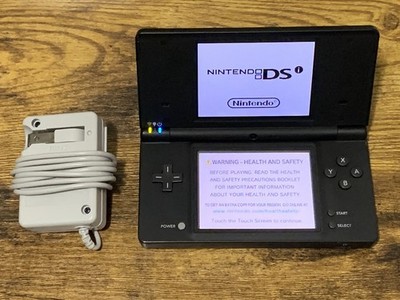 Nintendo DSi Console With Charger & Stylus Excellent Condition