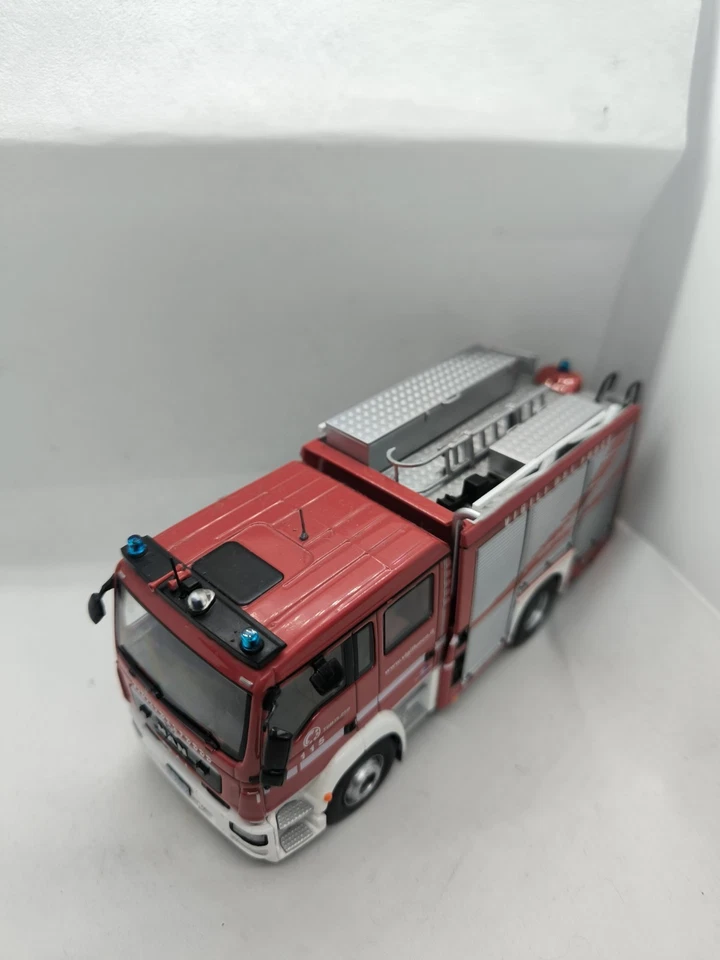 Die cast Camion Vigili del Fuoco MAN BAI TGM VSAC 3300M Die Cast Model 1/43 - Immagine 2 di 4
