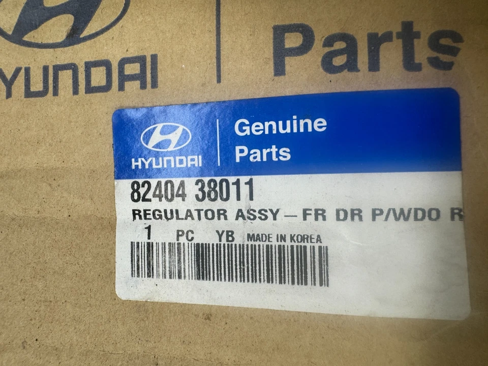 Piezas genuinas Hyundai para regulador de ventana eléctrica delantero derecho Sonata OEM 82404 38011 Foto 2 de 3