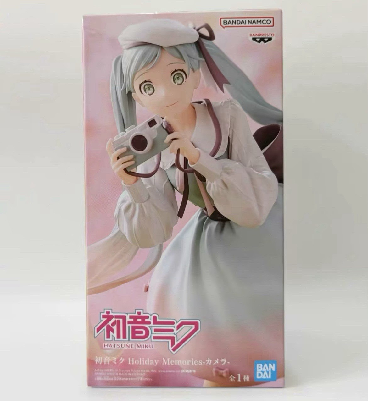 Pre Order Hatsune Miku Holiday Memories Camera Figure BANPRESTO