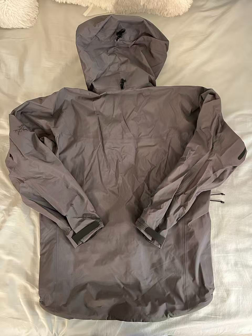 Brand New Arc'teryx Leaf Alpha LT Gore-Tex Jacket Gen 2.2, Wolf, Small image 3