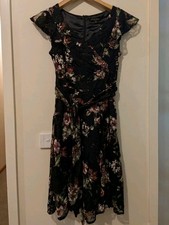 Women's Dress Black Lace Floral Size 10 Cap Sleeve Lined Event Caroline Morgan