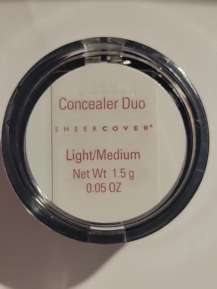 SHEER COVER LIGHT/MEDIUM CONCEALER DUO w/MIXING WELL Travel Size 1.5g - Image 3 of 4