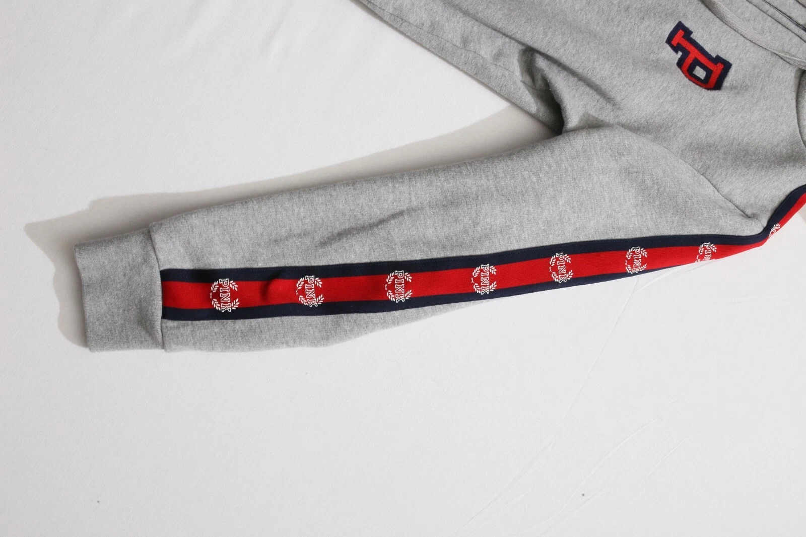 UNDERCOVER Felpa con cappuccio e zip grigia ROSA Victorias Secret usata in ottime condizioni taglia S rossa