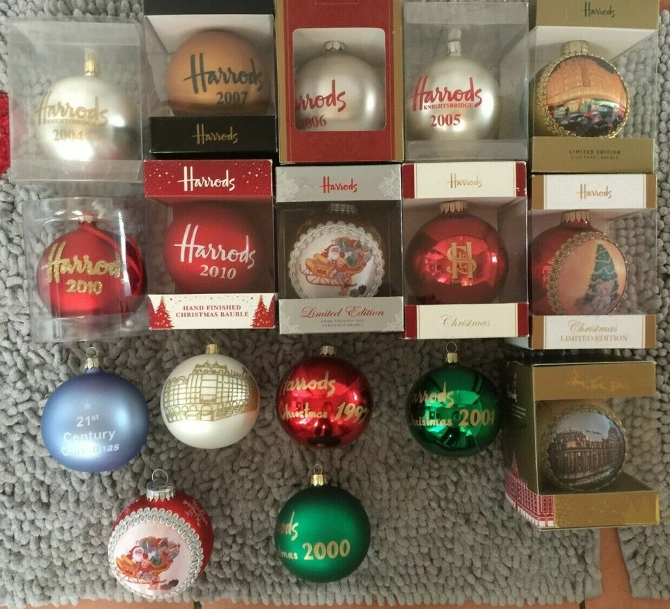 Harrods Christmas Baubles de 1995 a 2019 + sin fecha - Hola Kitty - más añadido Foto 4 de 4