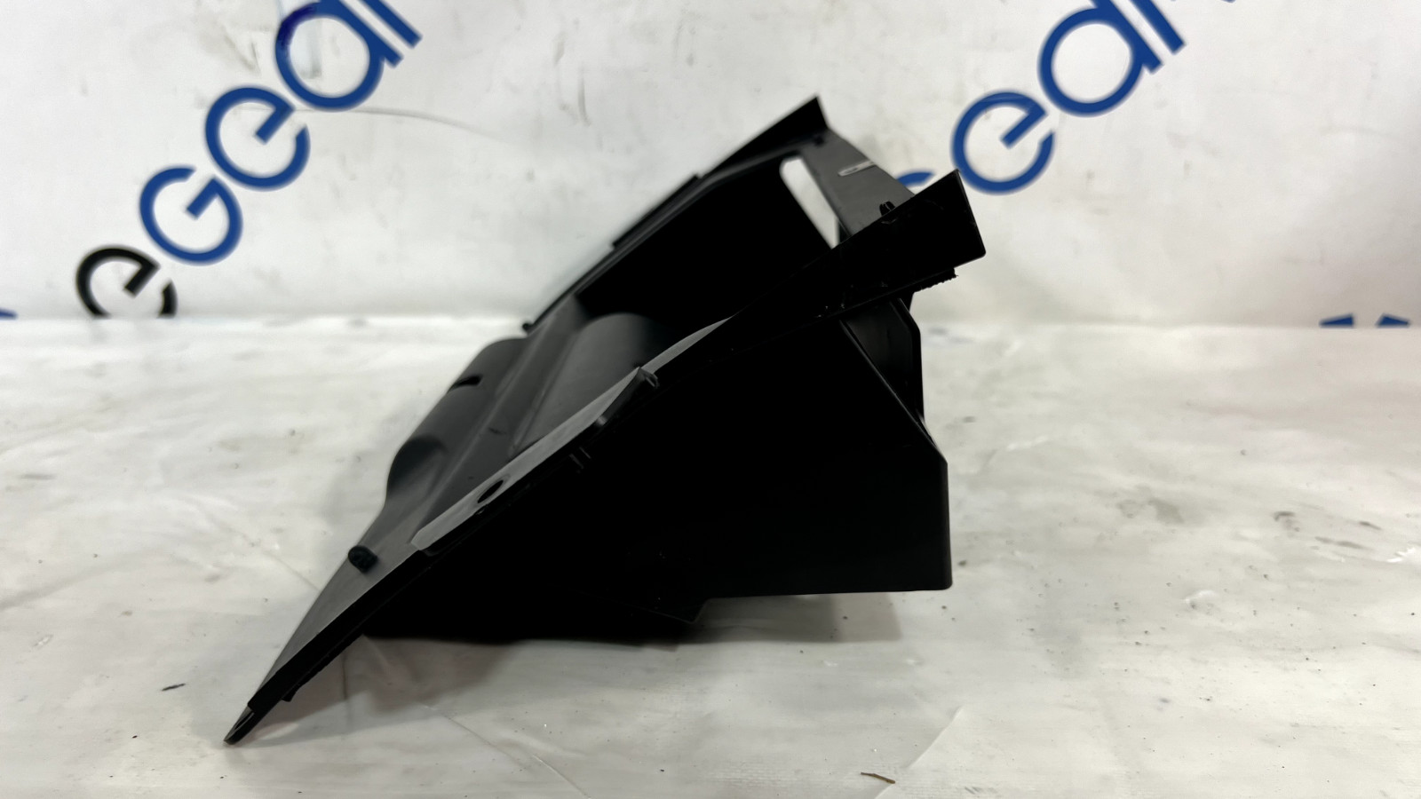 ASTON MARTIN V8 VANTAGE RHD Glove Box OEM 6G33-56241-A 2011