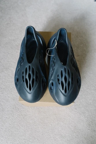 Adidas Yeezy Schaumläufer mineralblau Größen 7, 8, 12 GV7903