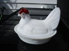 VTG 1940s Westmoreland White Milk Glass Hen on Nest Covered Dish Split Tail