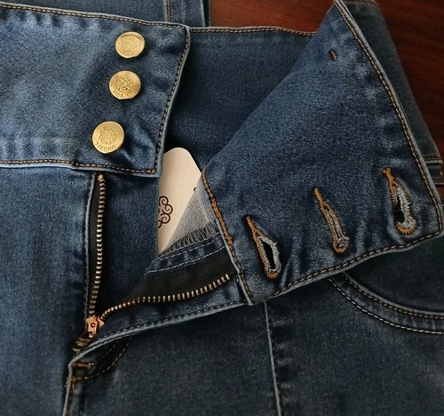 Tissini Jeans Size 7 Maricela High Rise Button Embellished Flared Stretch NWT - Picture 9 of 13