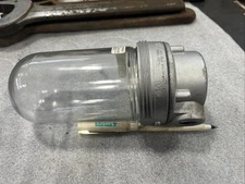 killark explosion proof light w/ VGH-1 Base