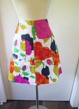 NUEVO CON ETIQUETAS Blugirl Blumarine Brillante Floral Verano Falda IT 44 - Cintura 30"