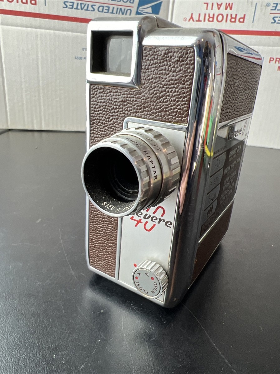 8mm映写機REVERE CAMERA COMPANY Vintage Revere 8 Model 40 8mm Wind Up Magazine Cine Movie Camera