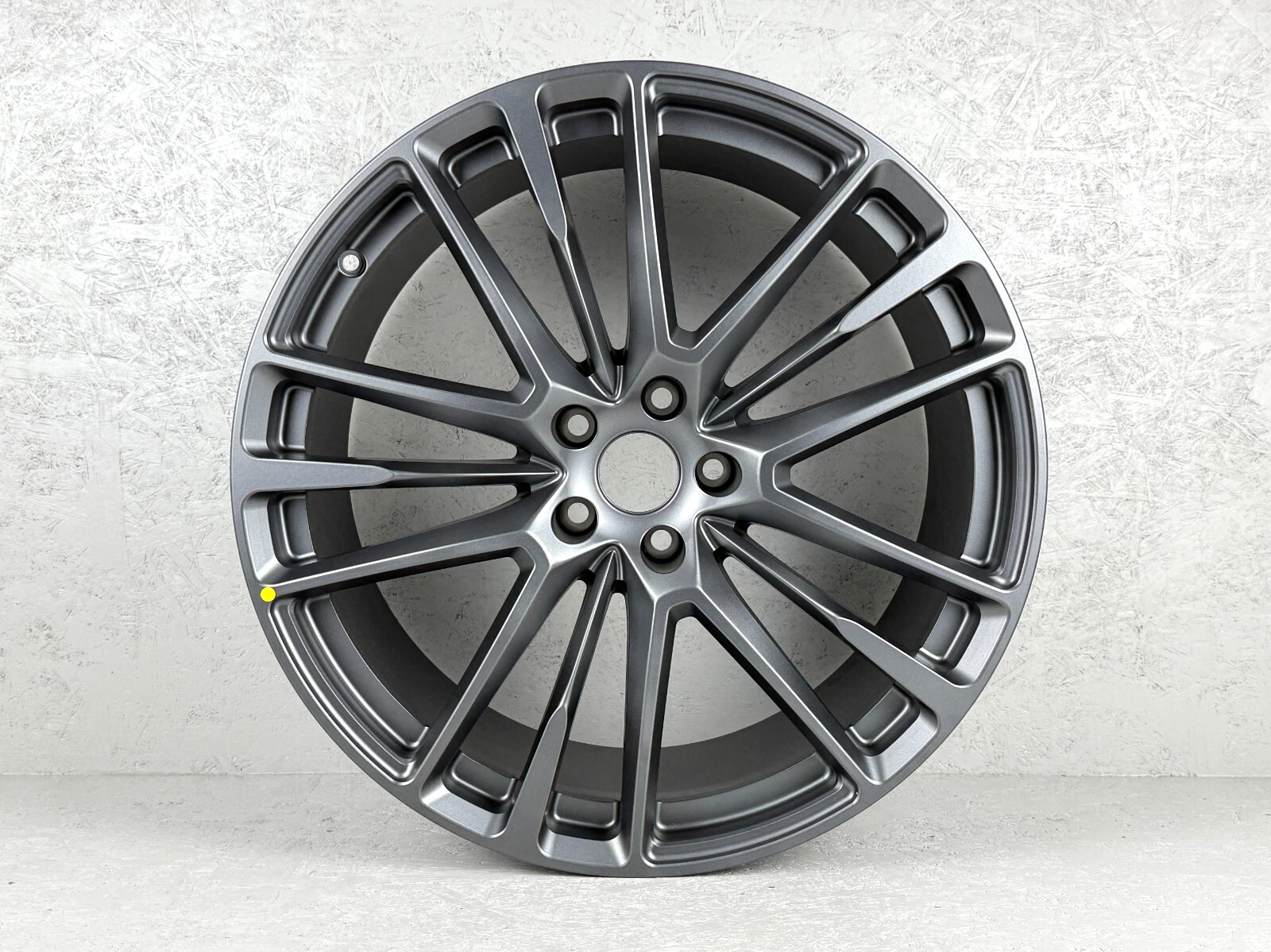 New! 19-24 Maserati Levante Ghibli Trofeo Rear Wheel 21'' Matt Dark Graphite OEM