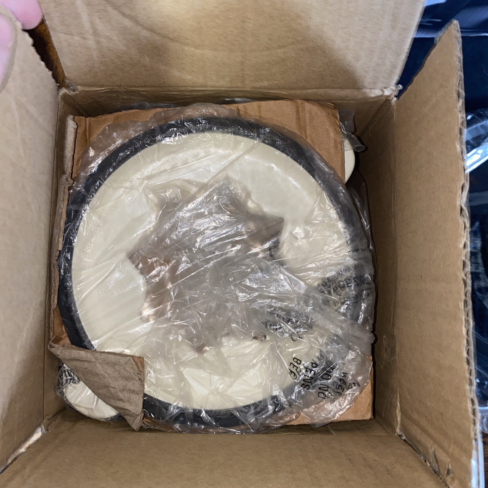 Artestia White Cast Iron Fondue Set Meat Chocolate Cheese Holiday Wedding Gift