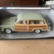 Motor City Classics #30003 1949 Ford Woody Wagon 1/18 Scale Diecast Model