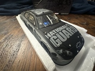 1 de 352 RARO 2011 1/24 Dale Earnhardt Jr 88 Guardia Nacional / AMP STEALTH