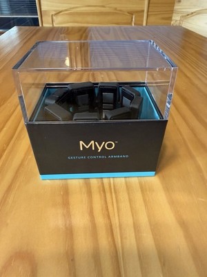 Thalmic Labs Myo Gesture Control Armband Black SKU-00002-001