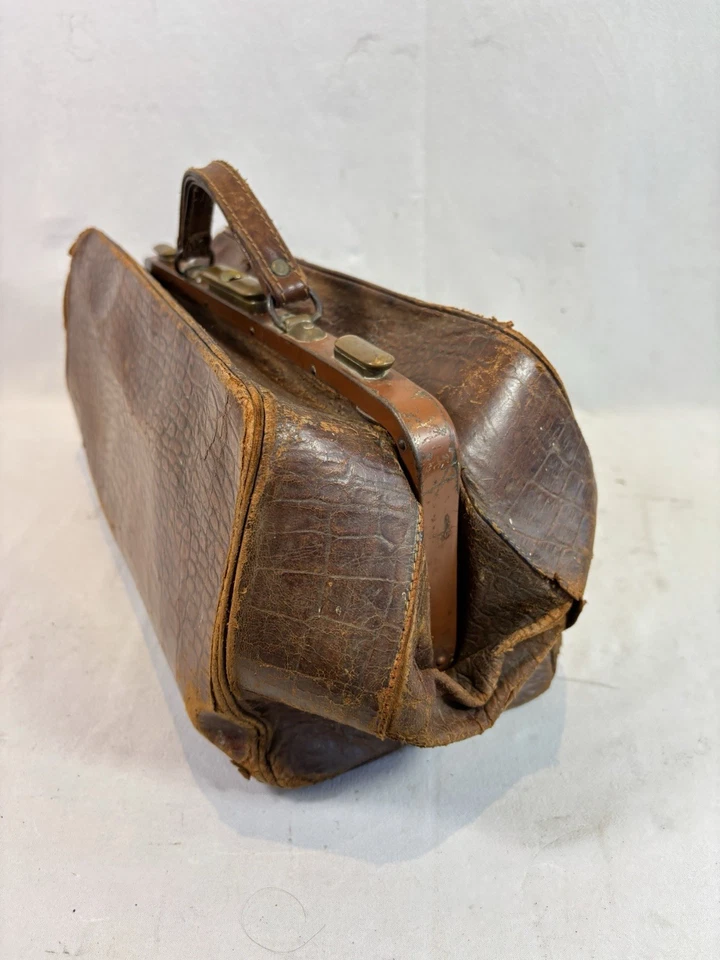 Sac de voyage Vintage médecin en cuir et fermoirs en laiton - Photo 4/4