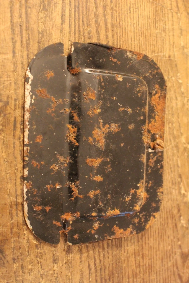 Металлическая пластина для доступа во внутреннюю дверь стекло от 1947 Studebaker M16 грузовик - Изображение 3 из 4