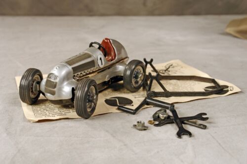 Schuco Studio Mercedes Benz Silver Arrow Grand Prix 1936 Clockwork Car - Picture 6 of 10